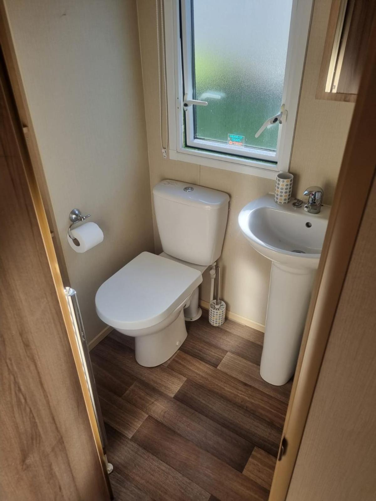 Newquay Bay Porth Caravan - 6 Berth Exterior photo